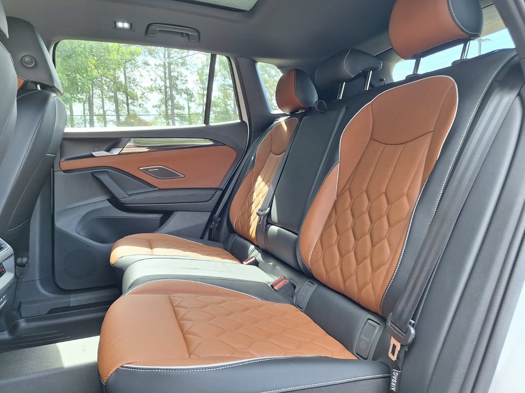 New 2026 Volkswagen Tiguan SEL R-Line AWD/4WD image 13