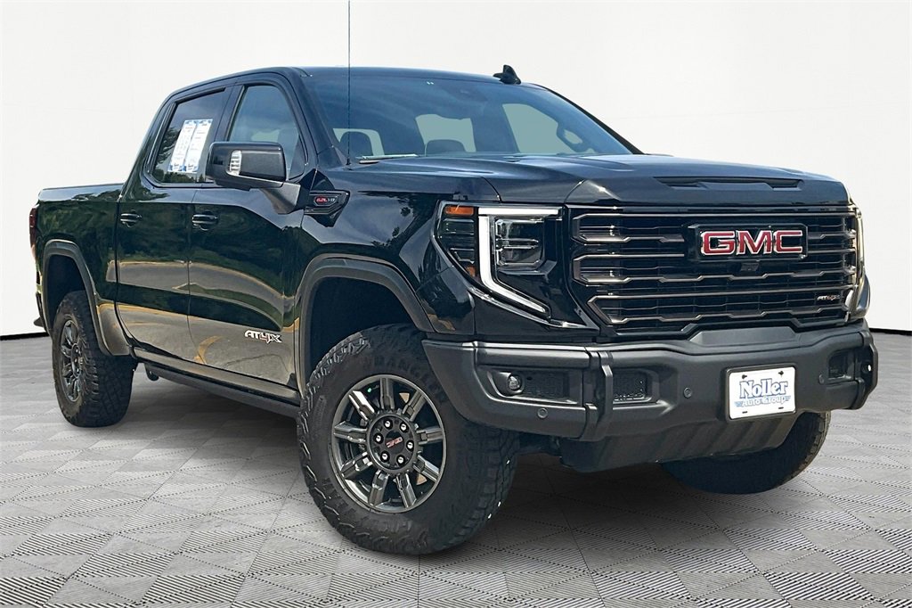 Used 2025 GMC Sierra 1500 AT4X image 12