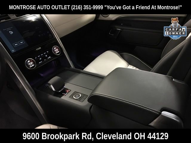 Used 2024 Land Rover Discovery Metropolitan Edition image 14