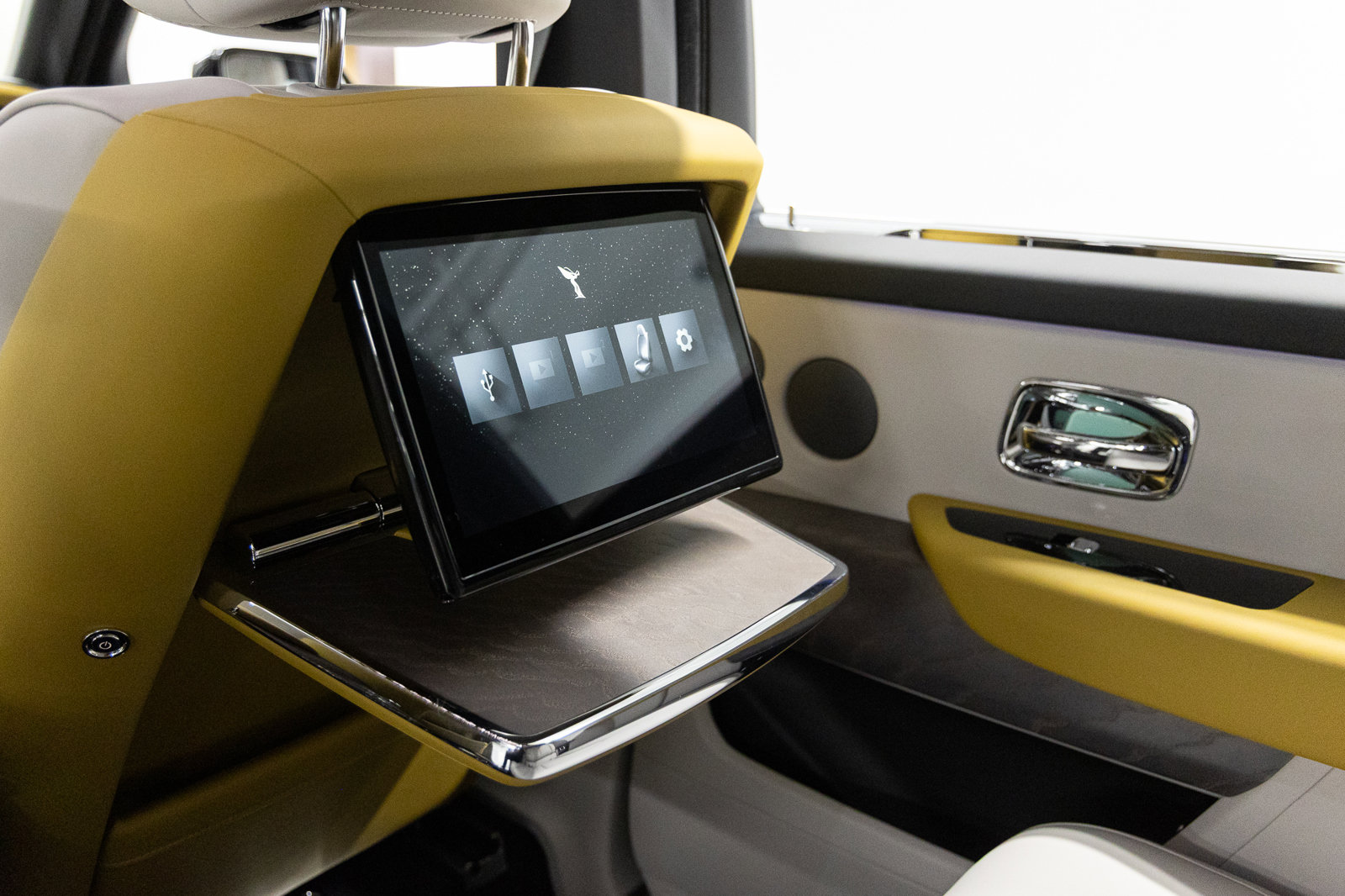 New 2026 Rolls-Royce Cullinan AWD/4WD image 39