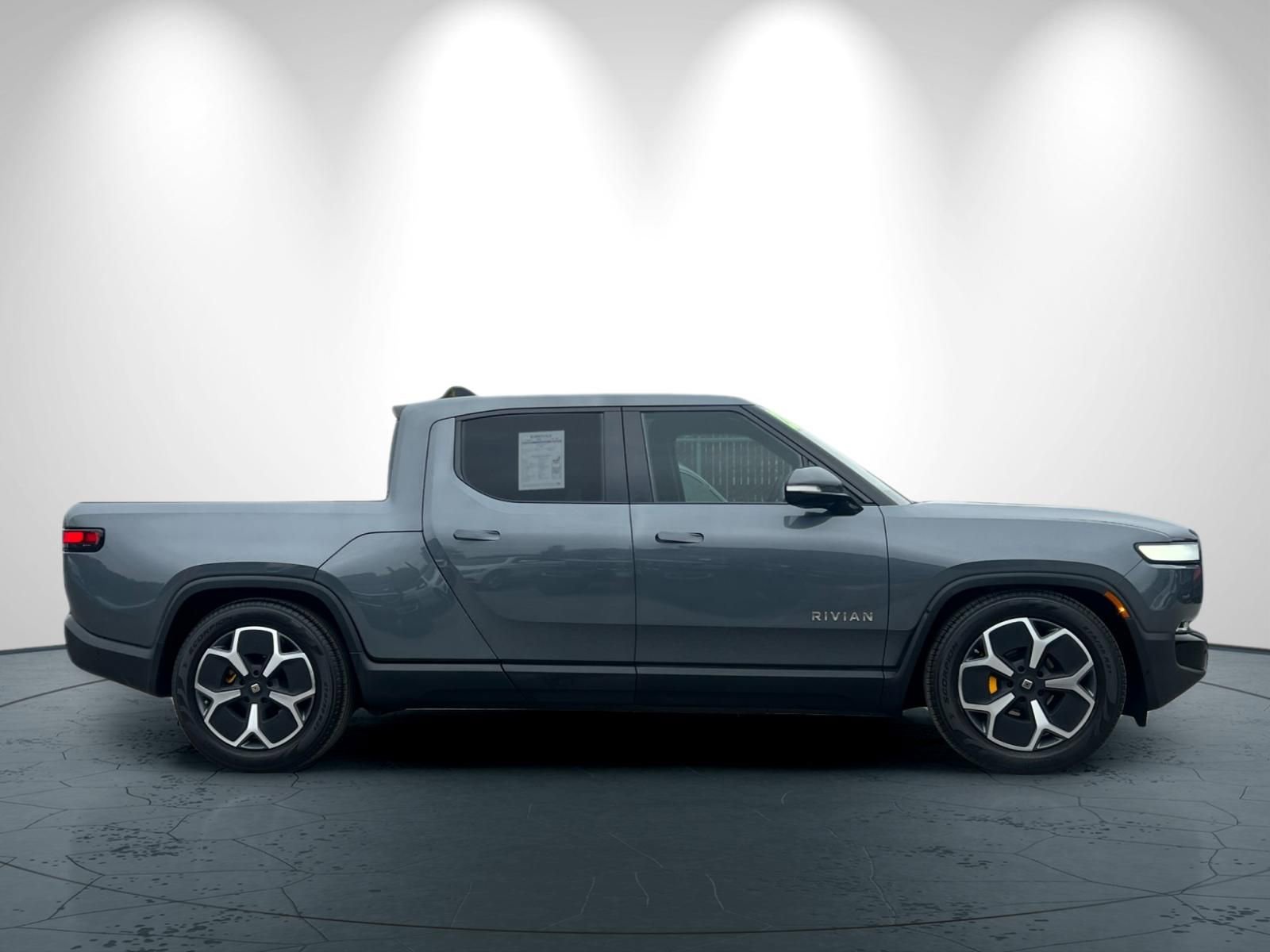Used 2022 Rivian R1T Adventure image 3