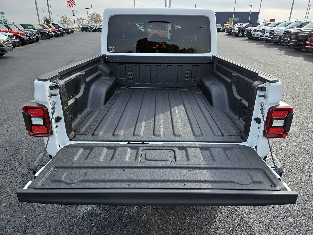 New 2026 Jeep Gladiator Sport image 7