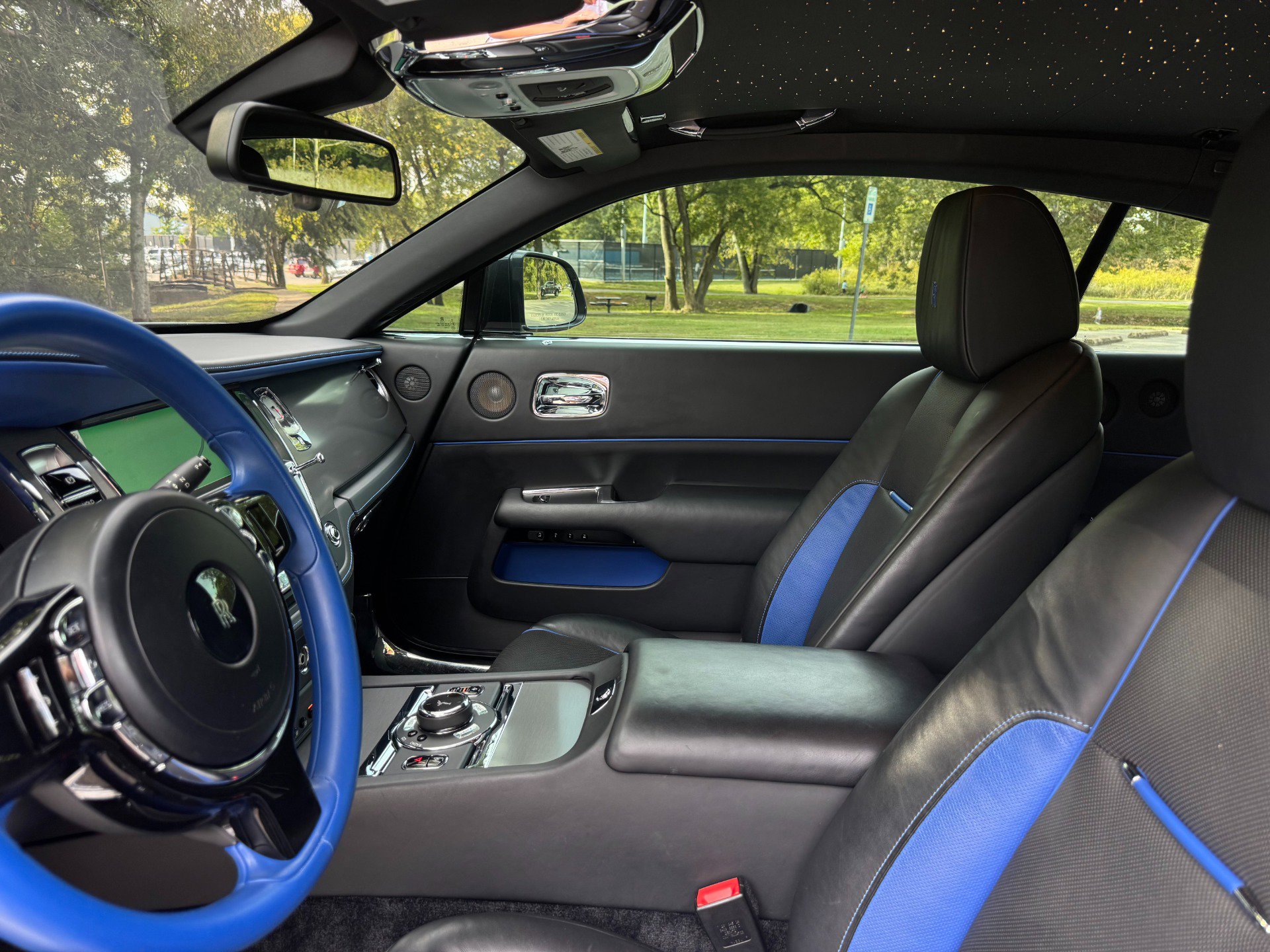 Used 2016 Rolls-Royce Wraith RWD image 22