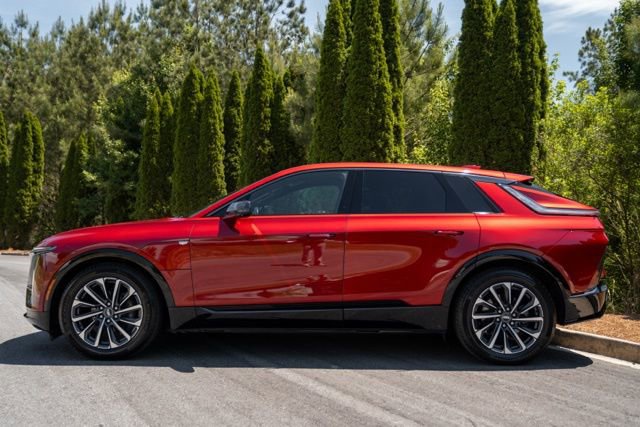 Used 2024 Cadillac Lyriq Sport RWD image 9