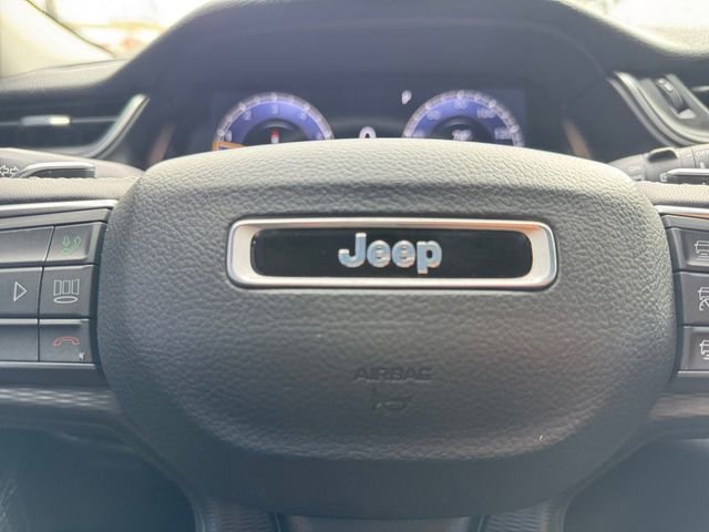 Used 2023 Jeep Grand Cherokee L Laredo image 8