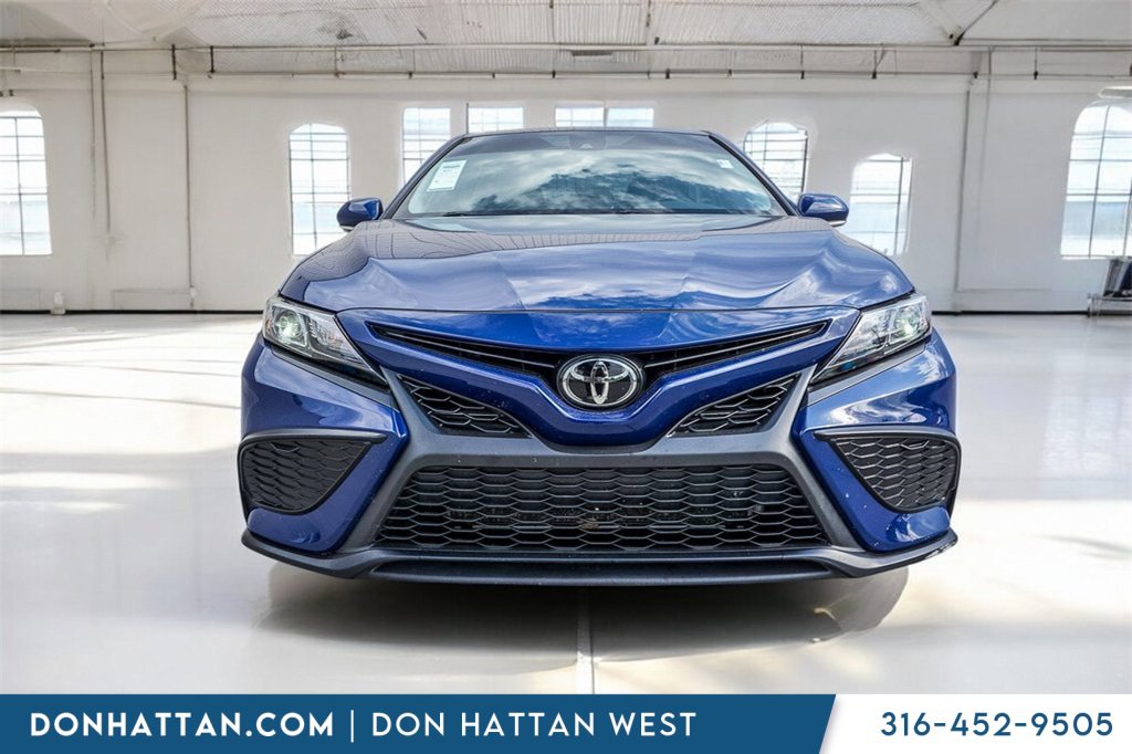 Used 2023 Toyota Camry SE w/ Cold Weather Package image 25