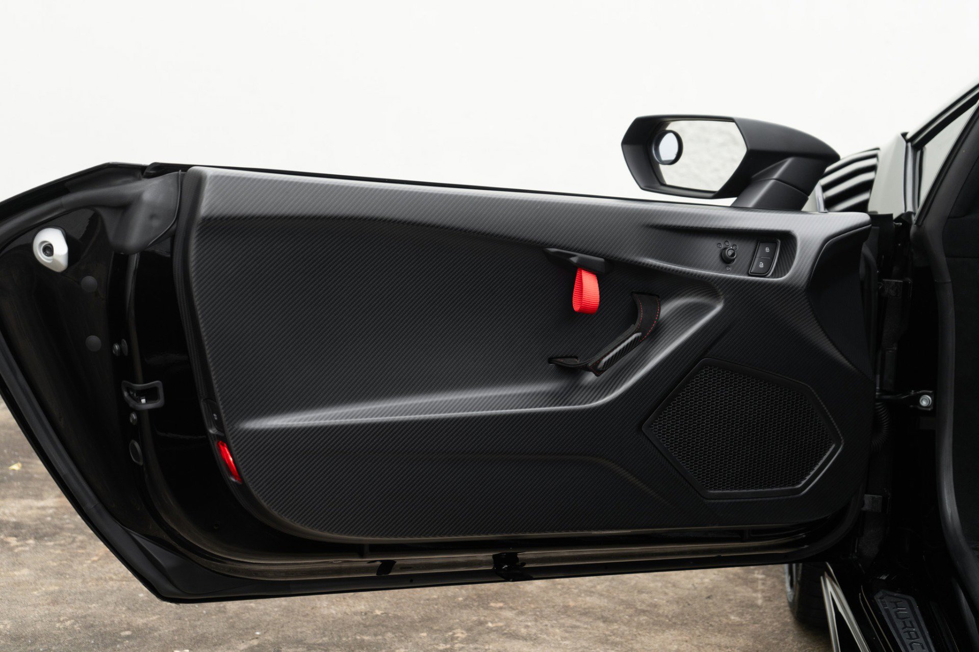 Used 2022 Lamborghini Huracan STO image 24