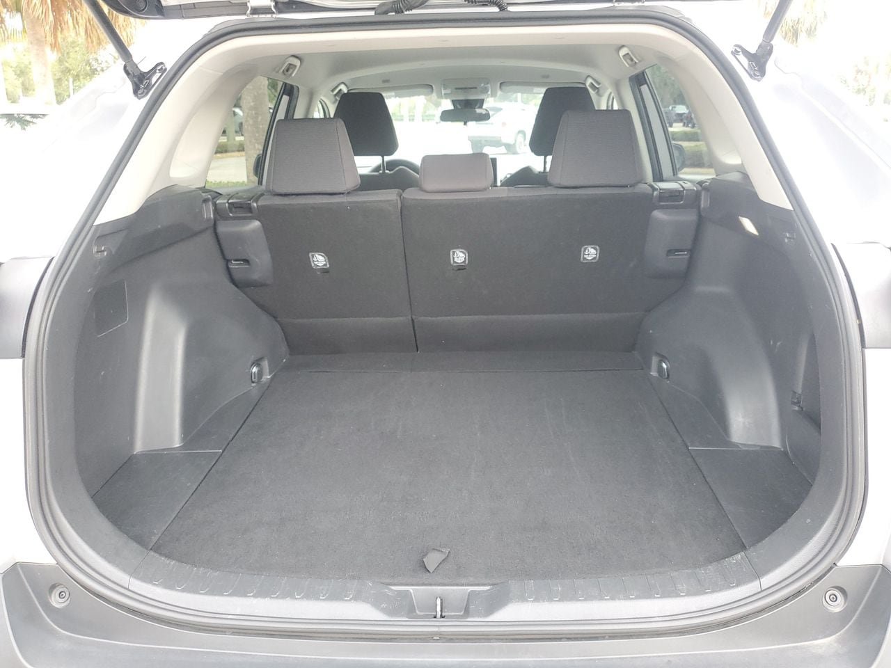 Used 2024 Toyota RAV4 LE FWD image 8