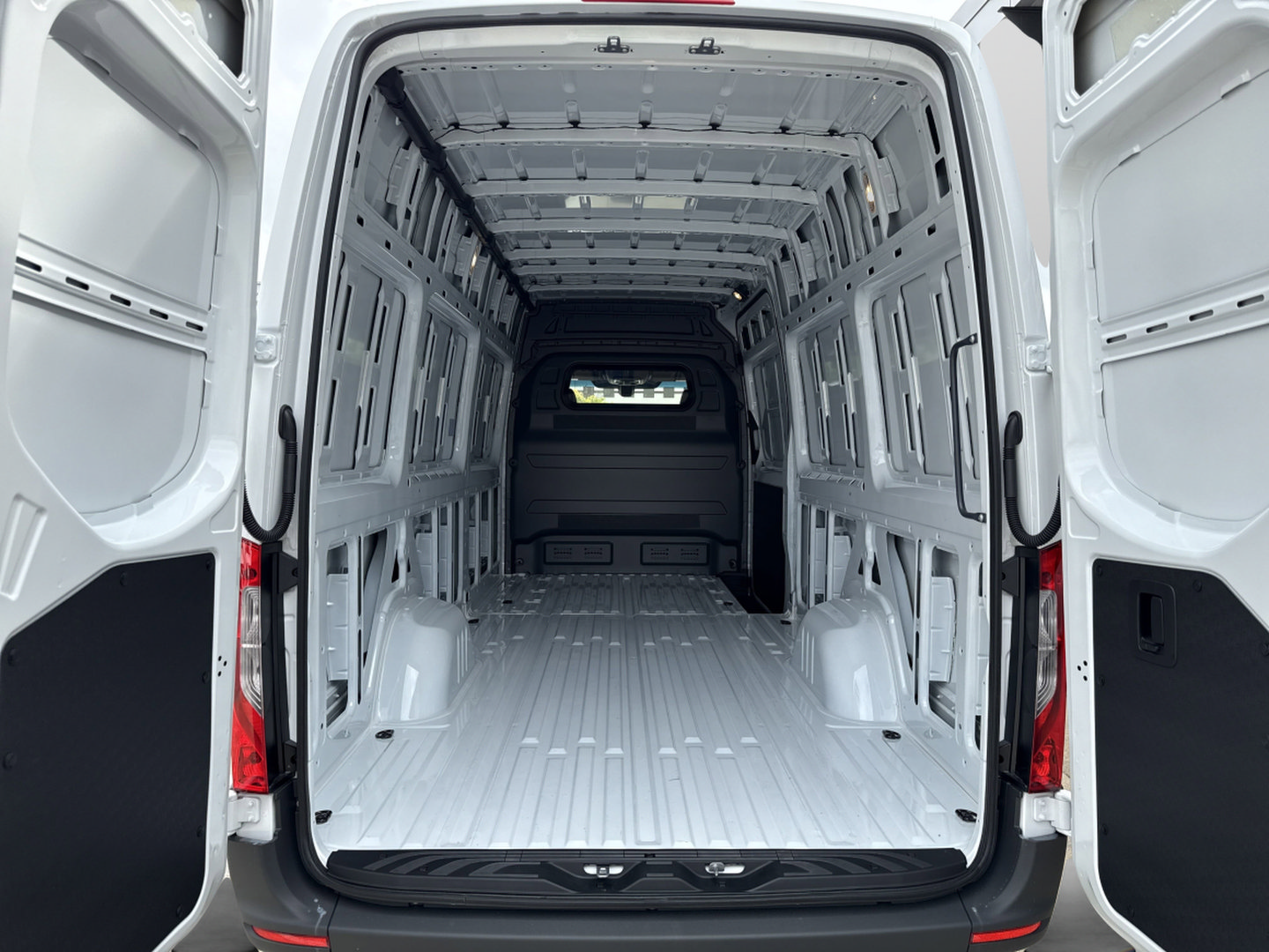 New 2025 Mercedes-Benz Sprinter 2500 image 8