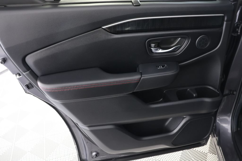 Used 2025 Honda Pilot Black Edition image 30