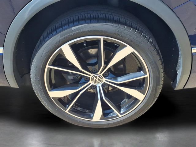 Used 2023 Volkswagen Tiguan SEL R-Line image 26
