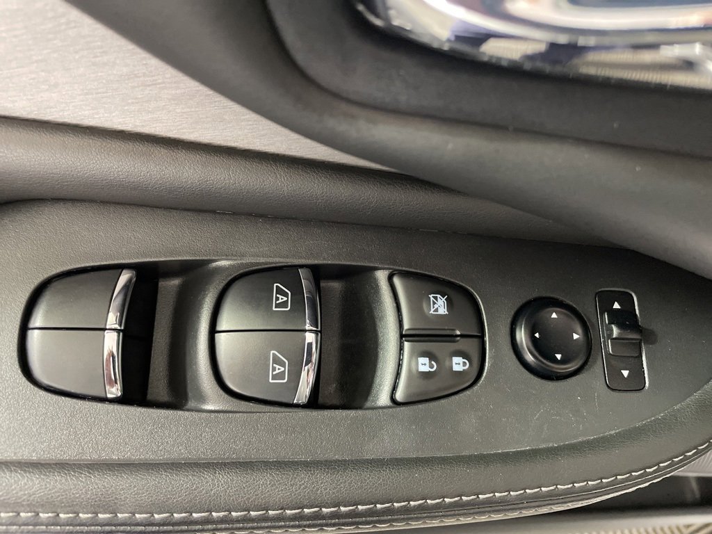 Used 2022 Nissan Murano SL w/ Cargo Package image 17