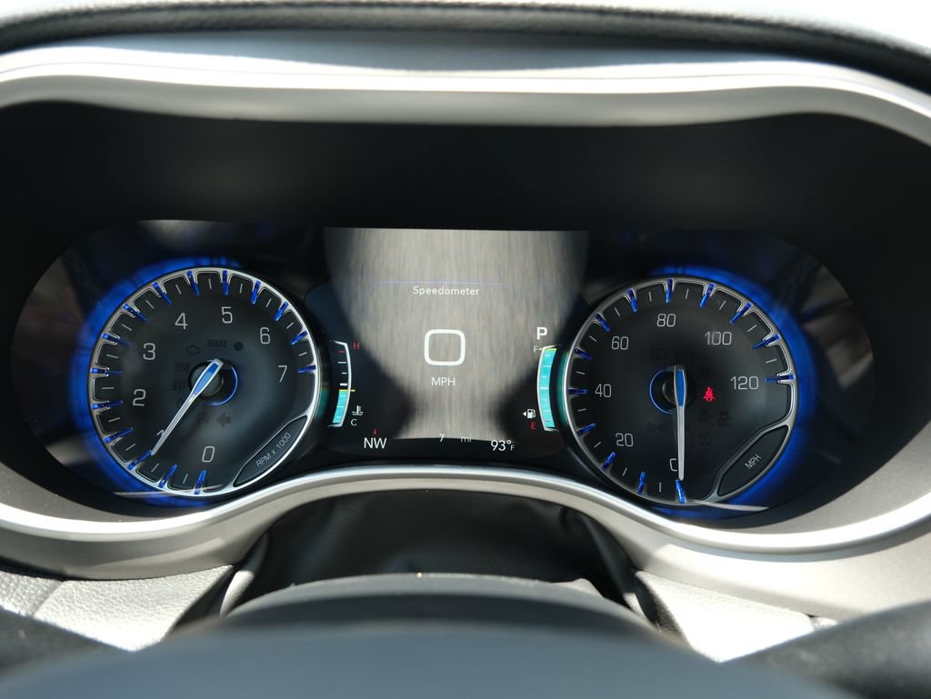 New 2027 Chrysler Pacifica Select w/ Family Tech Group FWD image 7