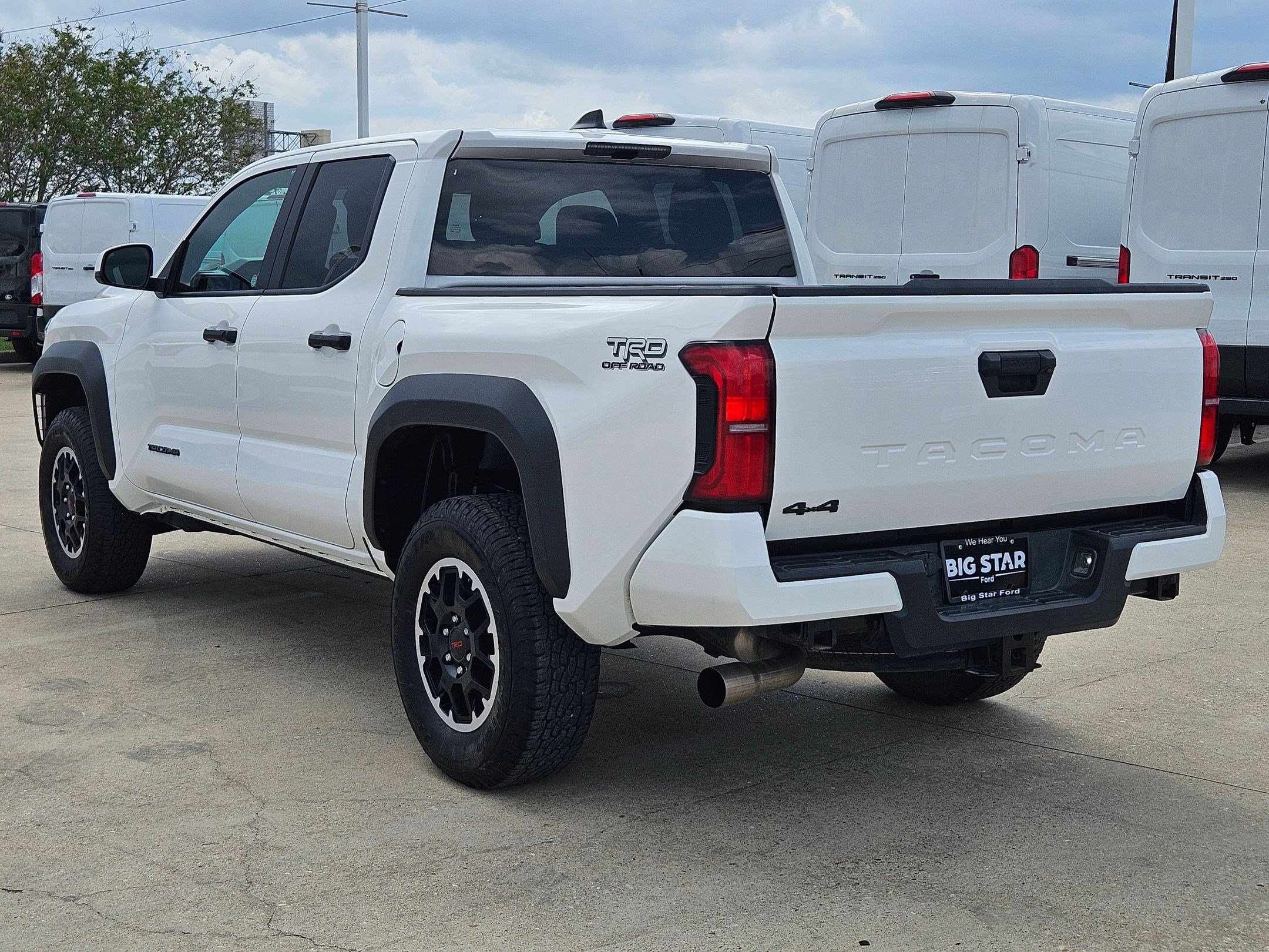 Used 2024 Toyota Tacoma TRD Off-Road AWD/4WD image 6