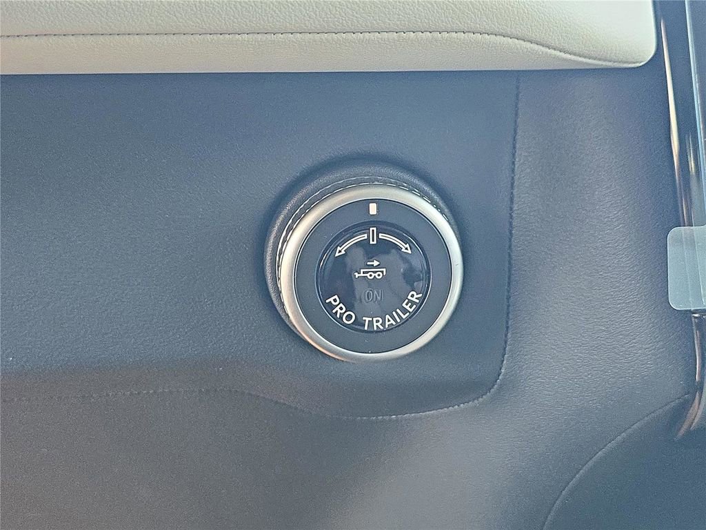 New 2026 Lincoln Navigator Premiere AWD/4WD image 23