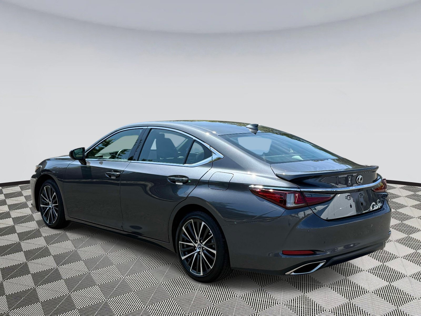 Used 2025 Lexus ES 350 w/ Premium Package FWD image 4