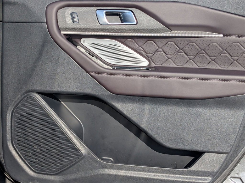 Used 2025 Ford Explorer Platinum w/ LUX Leather Package image 39