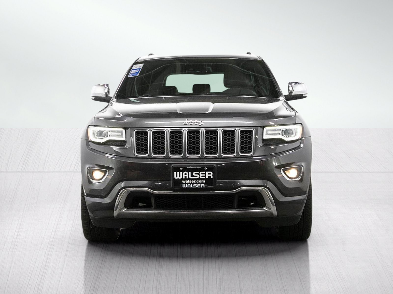 Used 2015 Jeep Grand Cherokee Overland w/ Advanced Technology Group AWD/4WD image 8