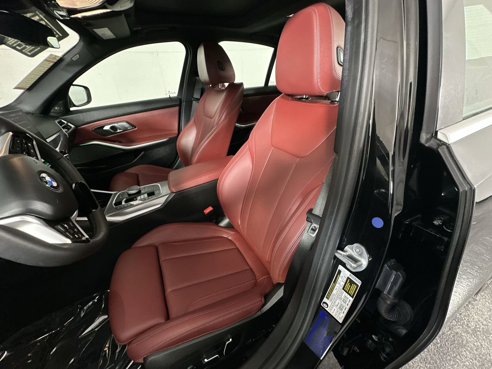 Used 2025 BMW 330i Sedan w/ Premium Package image 11