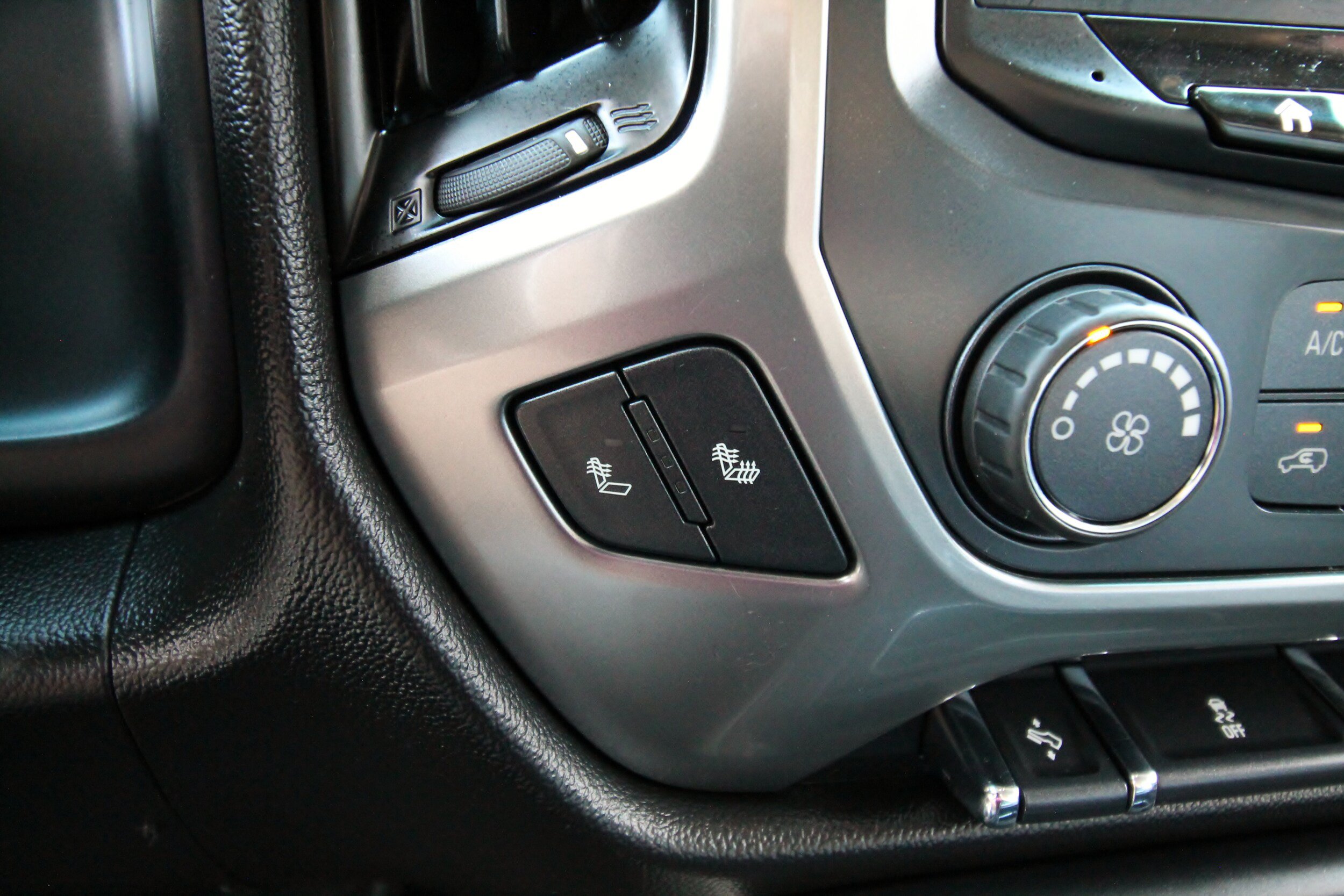 Used 2018 Chevrolet Silverado 3500 LT AWD/4WD image 33