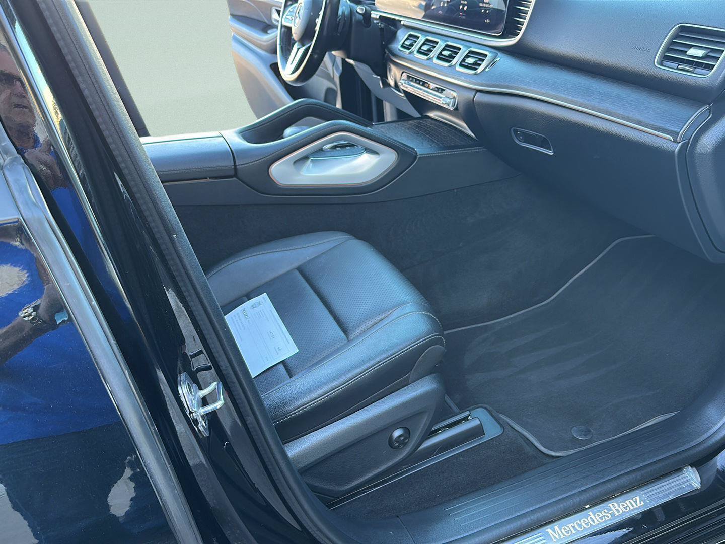 Used 2023 Mercedes-Benz GLE 350 w/ AMG Line Exterior image 29