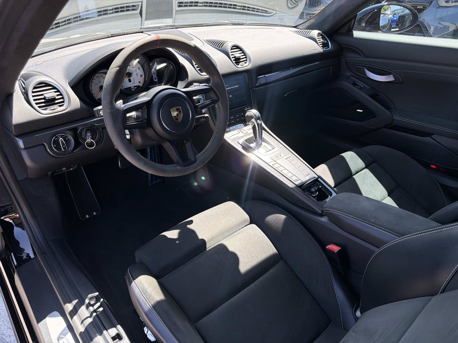Used 2021 Porsche 718 Cayman GT4 RWD image 9