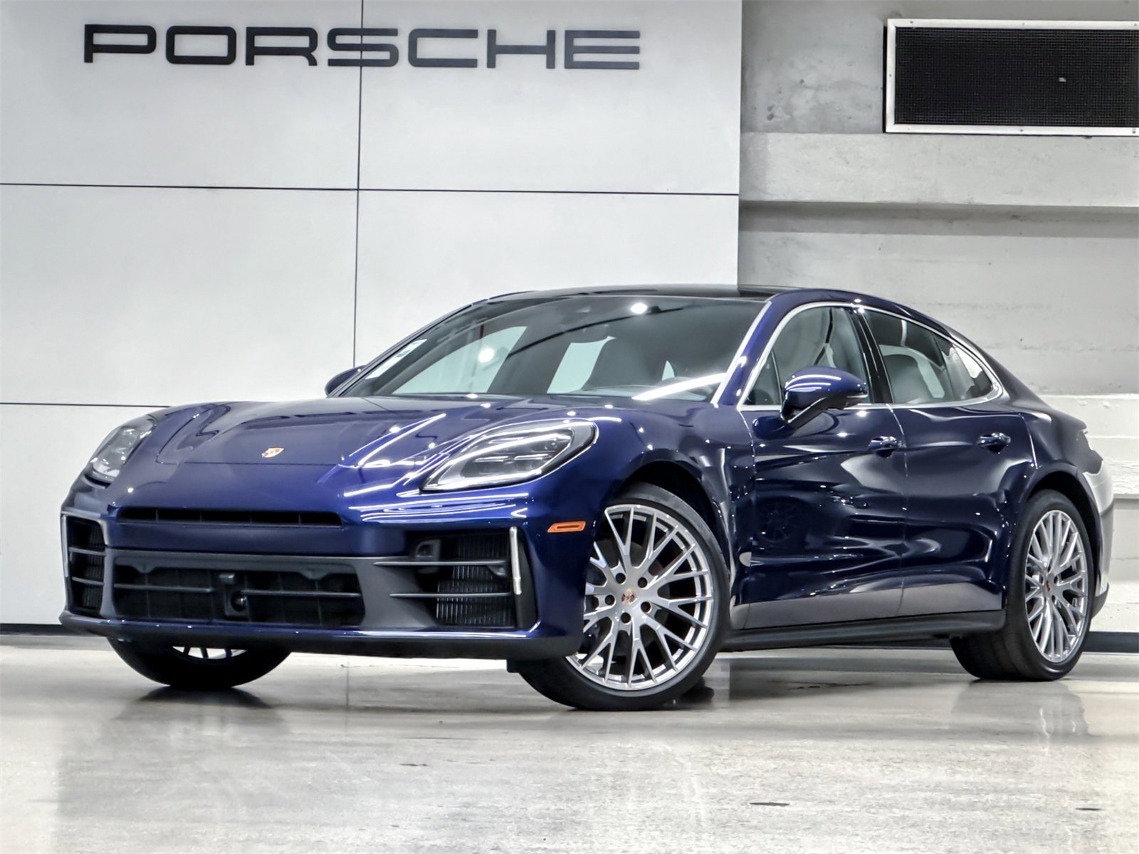 New 2024 Porsche Panamera 4