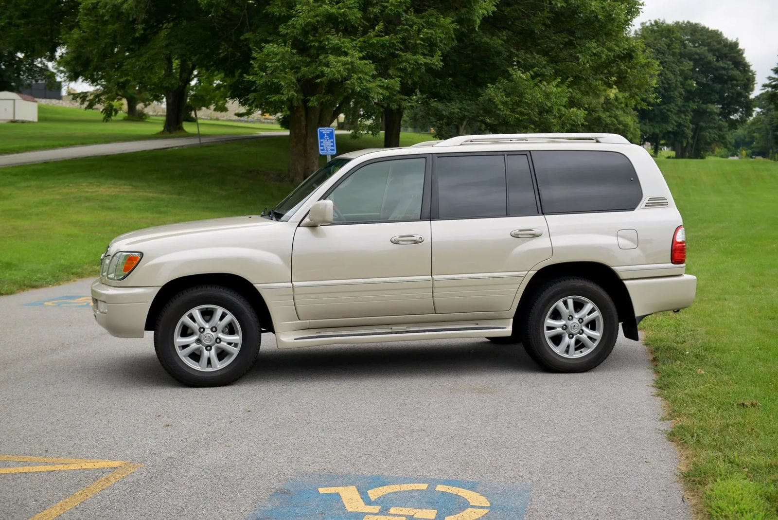 Used 2005 Lexus LX 470 4WD image 15