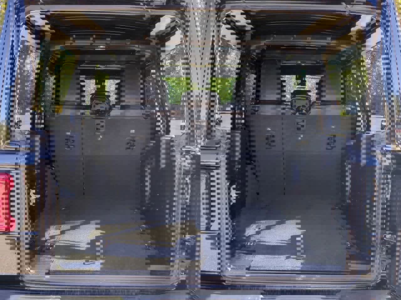 Used 2021 Jeep Wrangler Unlimited Sahara image 35