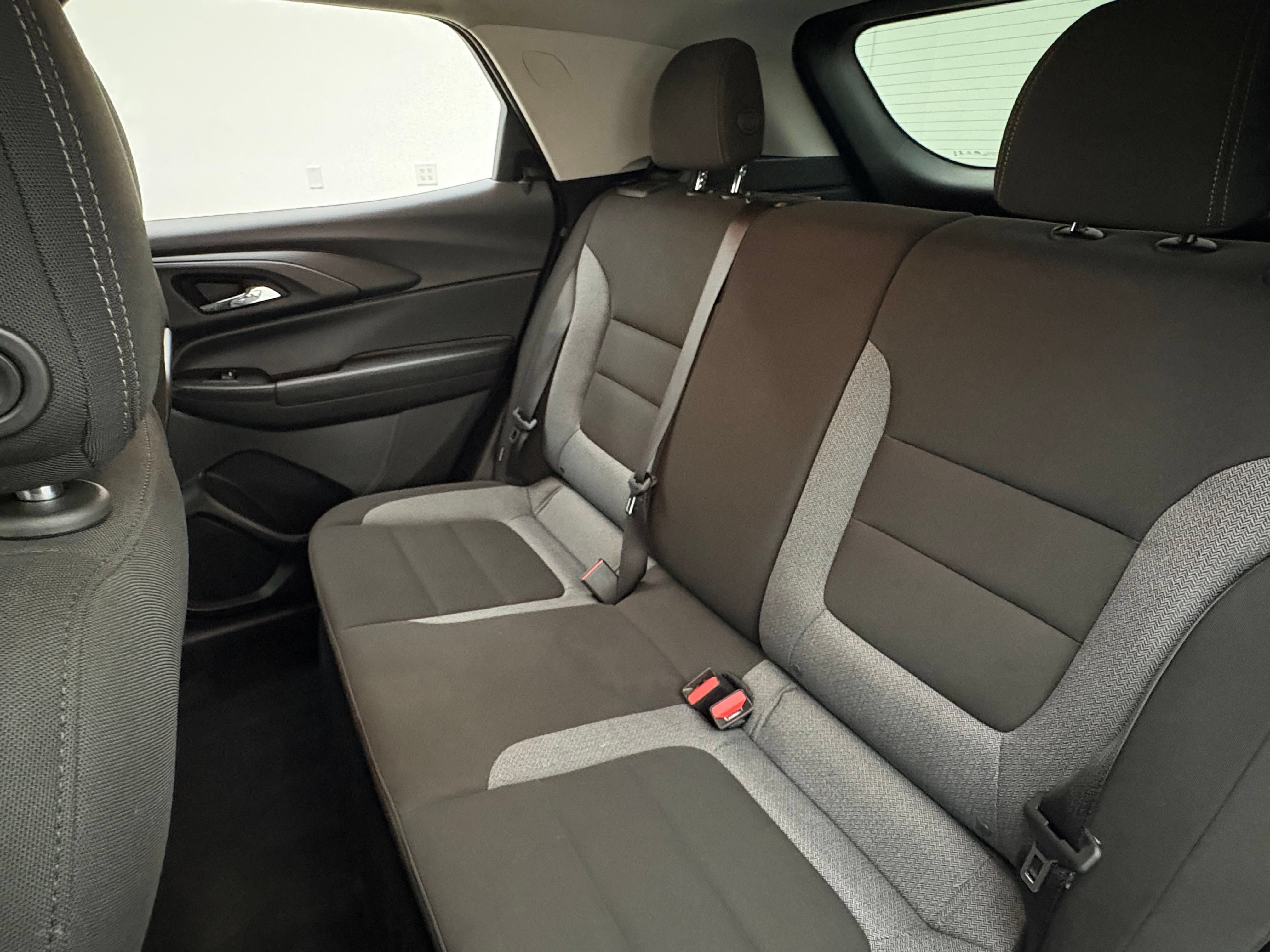Used 2025 Chevrolet TrailBlazer LT FWD image 36