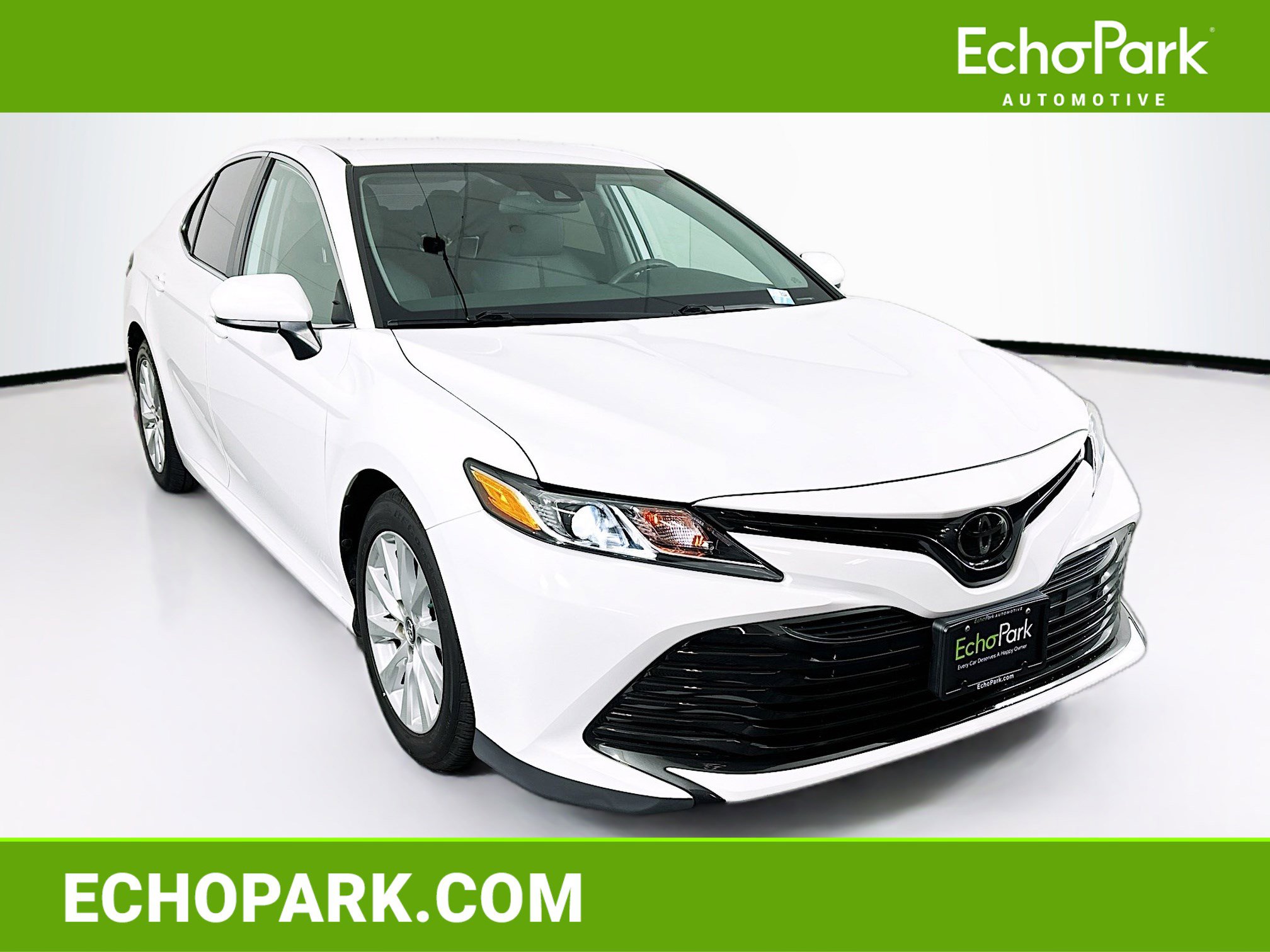 Used 2019 Toyota Camry LE image 1