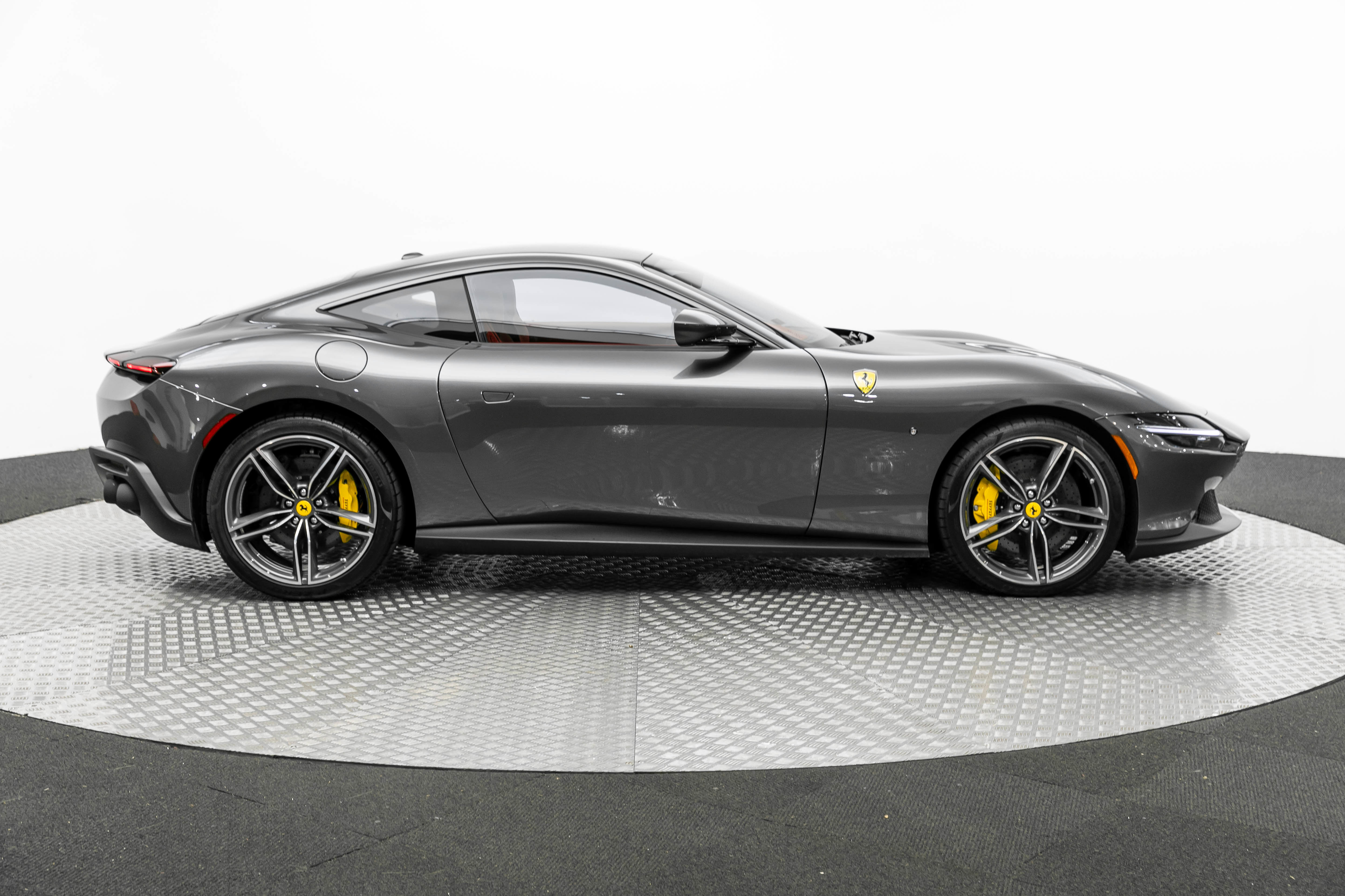 Certified 2024 Ferrari Roma image 9