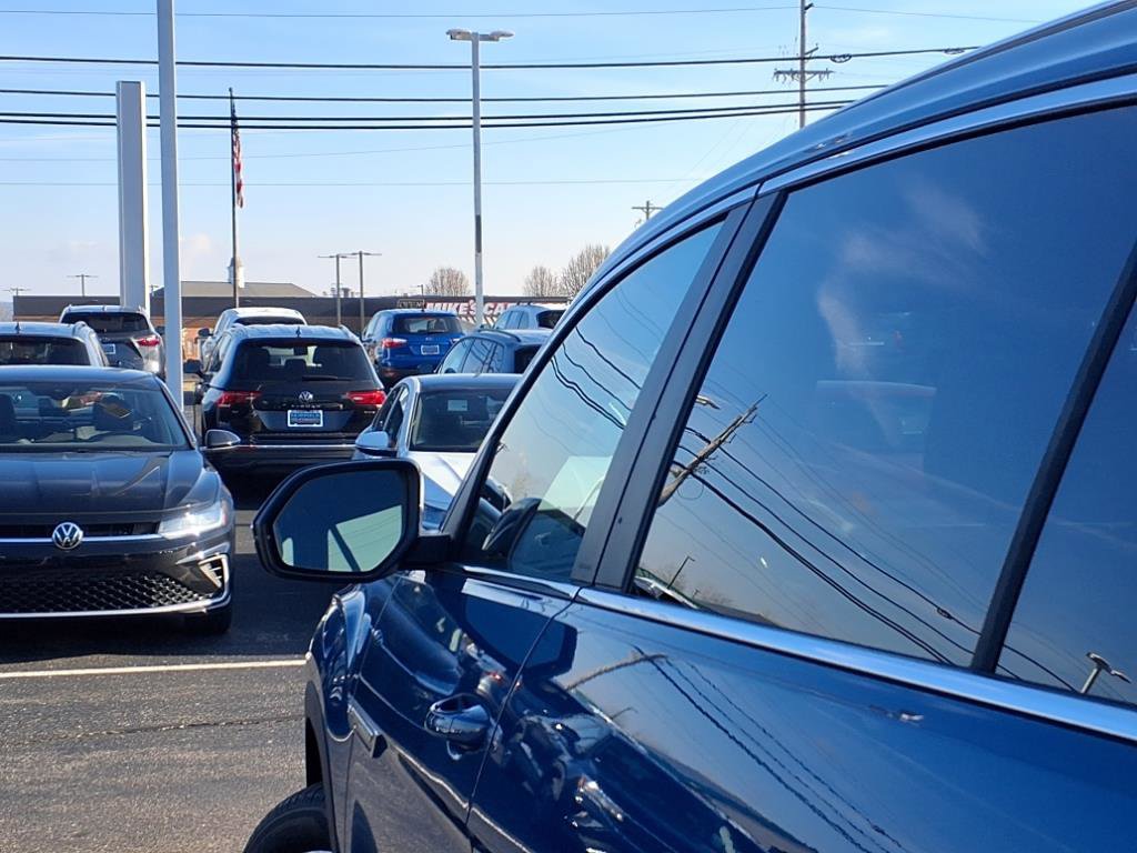 New 2025 Volkswagen Atlas Cross Sport SEL image 24