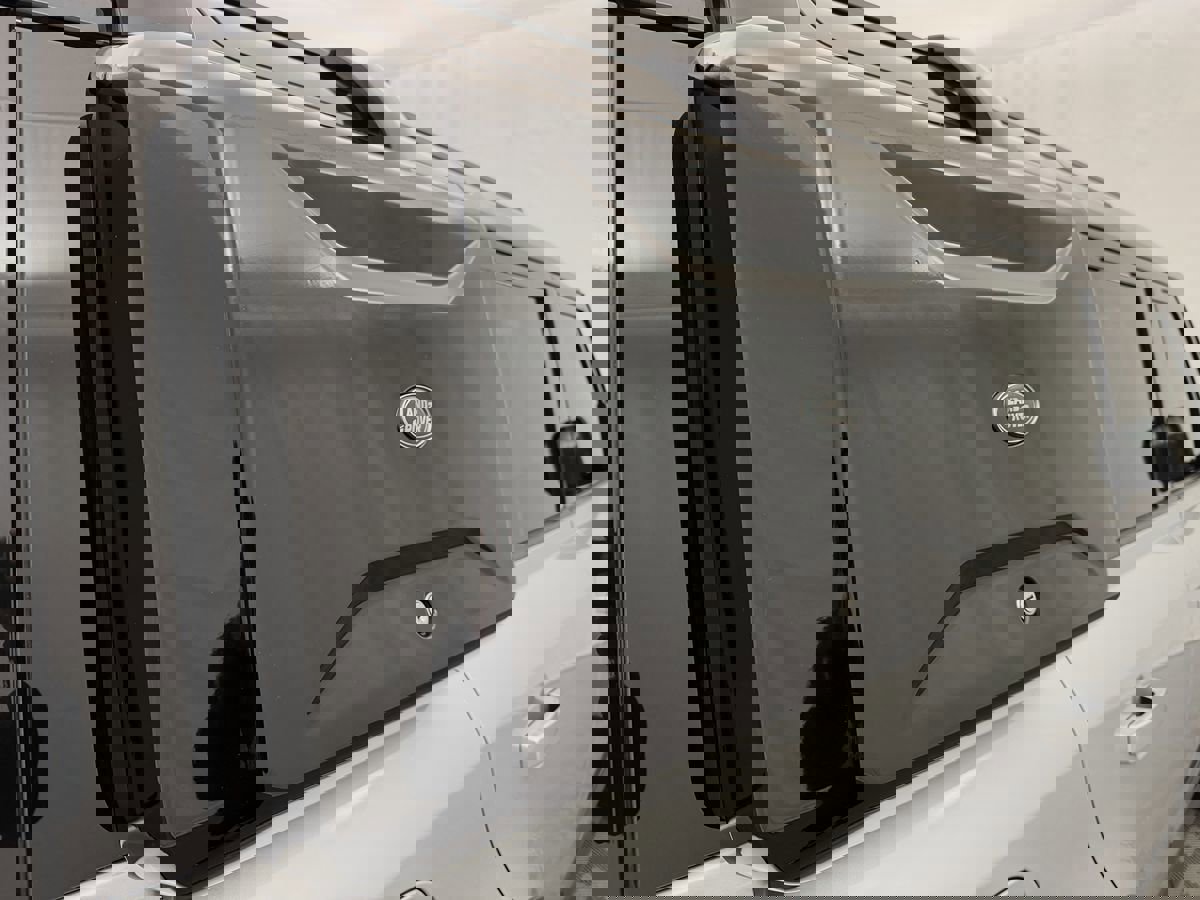 Used 2020 Land Rover Defender 110 First Edition image 8