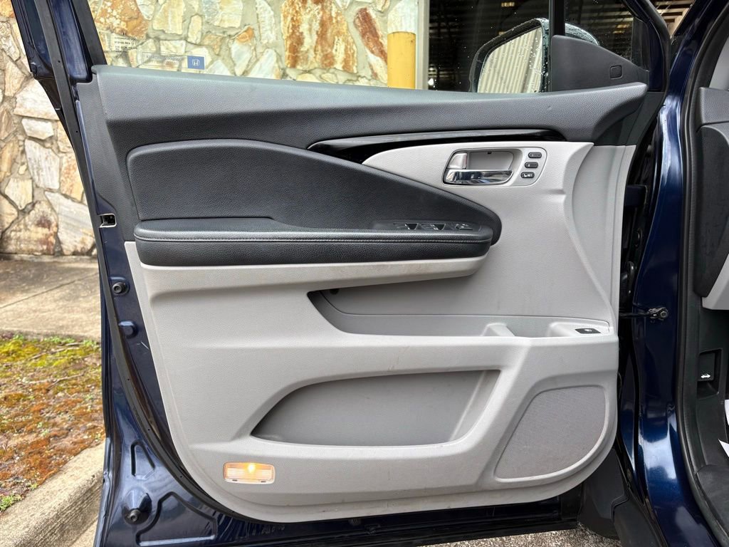 Used 2017 Honda Ridgeline RTL-E image 17