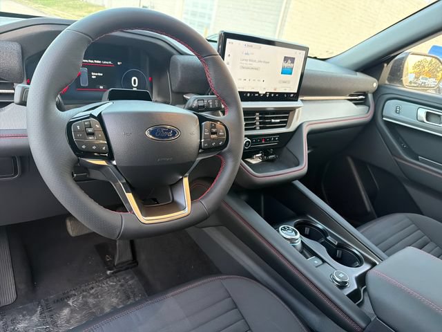 New 2026 Ford Explorer ST-Line w/ ST-Line Street Pack AWD/4WD image 16