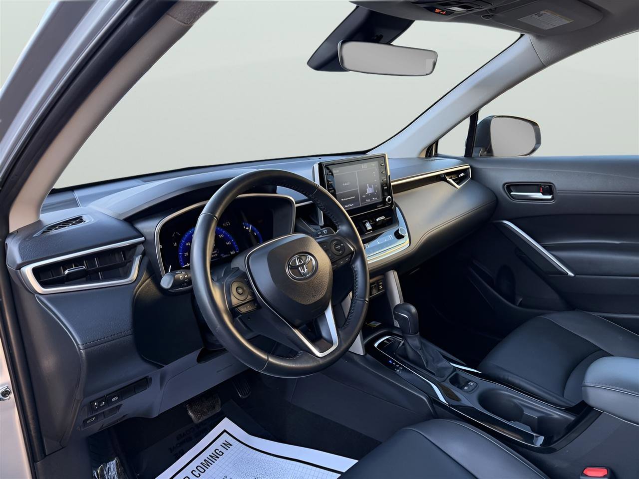 Used 2022 Toyota Corolla Cross XLE w/ Convenience Package AWD/4WD image 10