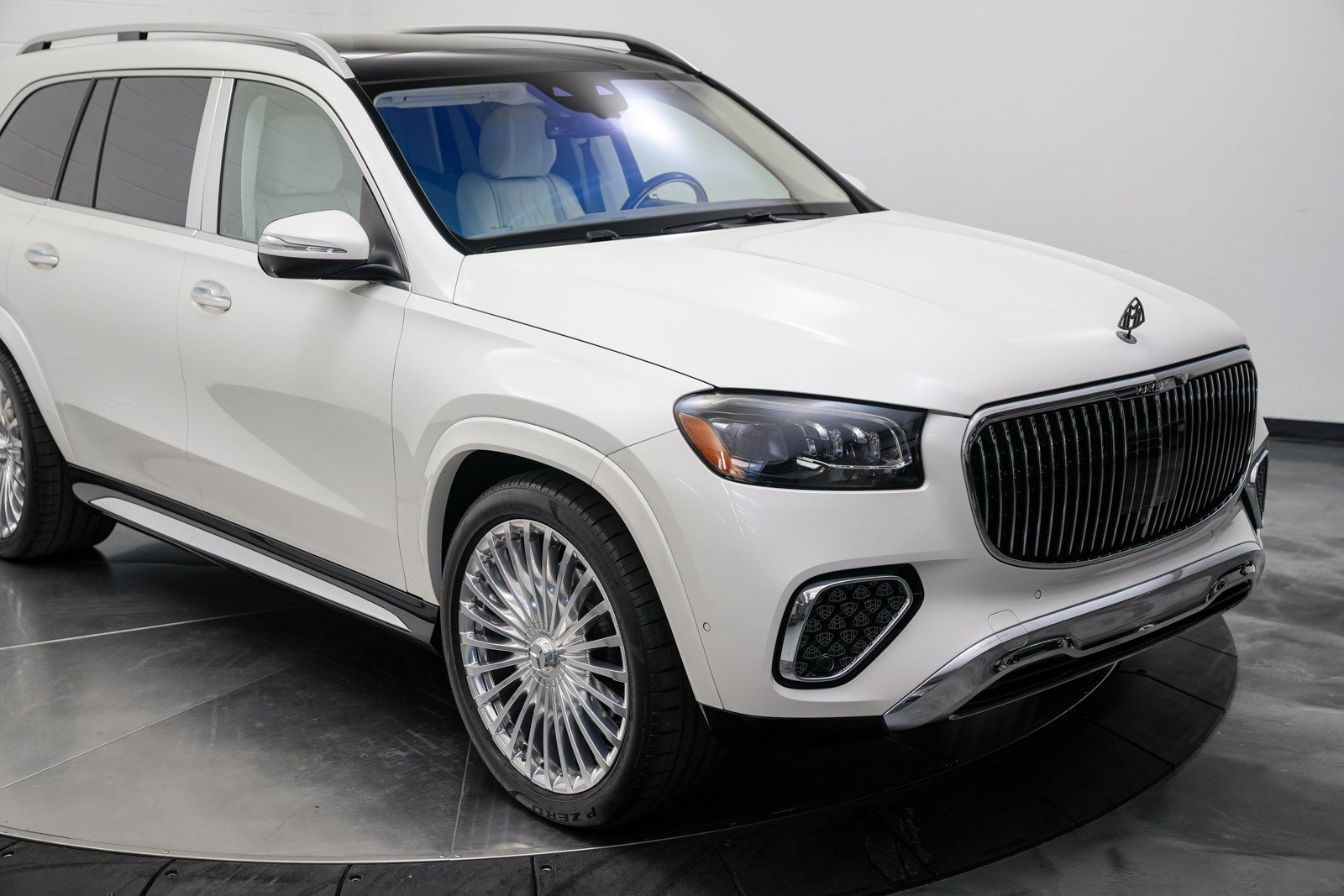 Used 2024 Mercedes-Benz Maybach GLS 600 4MATIC image 12