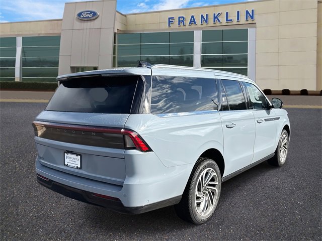 New 2025 Lincoln Navigator L Reserve image 7