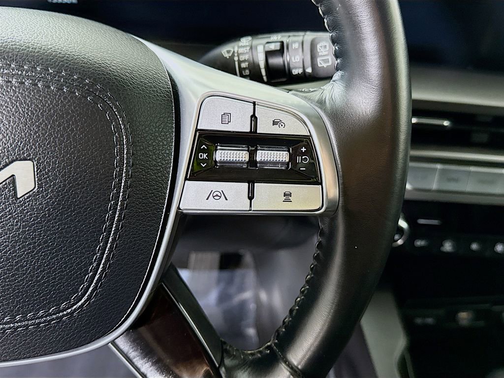 Used 2024 Kia Telluride LX FWD image 24