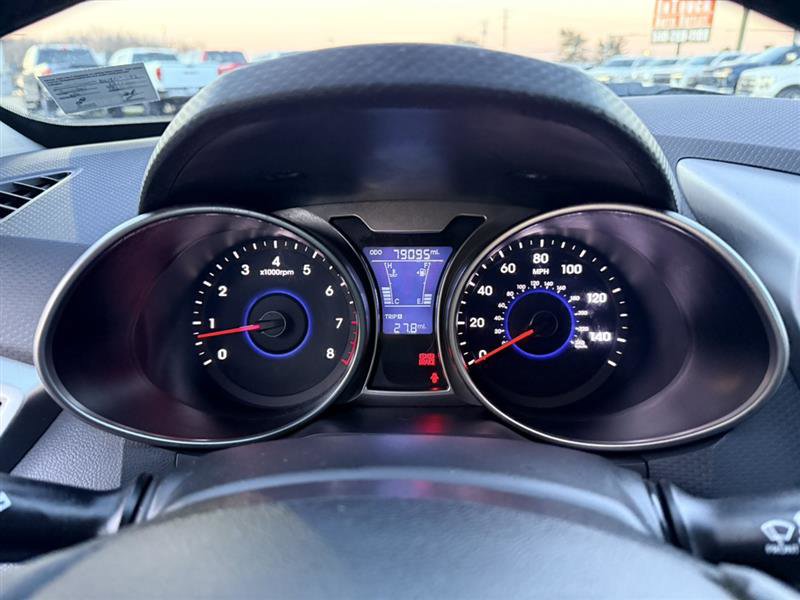 Used 2013 Hyundai Veloster w/ Style Pkg image 29