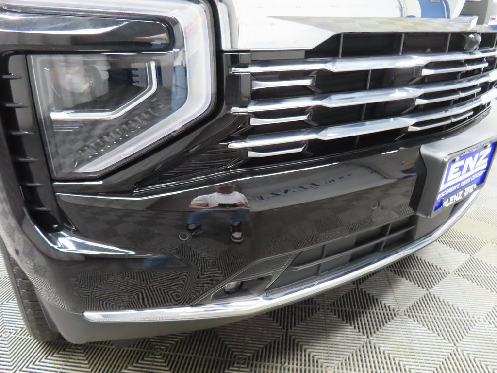Used 2025 Chevrolet Suburban Premier AWD/4WD image 52