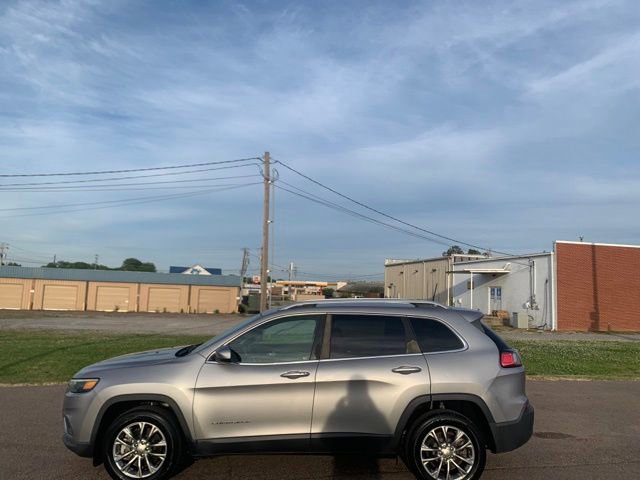 Used 2019 Jeep Cherokee Latitude Plus FWD image 4