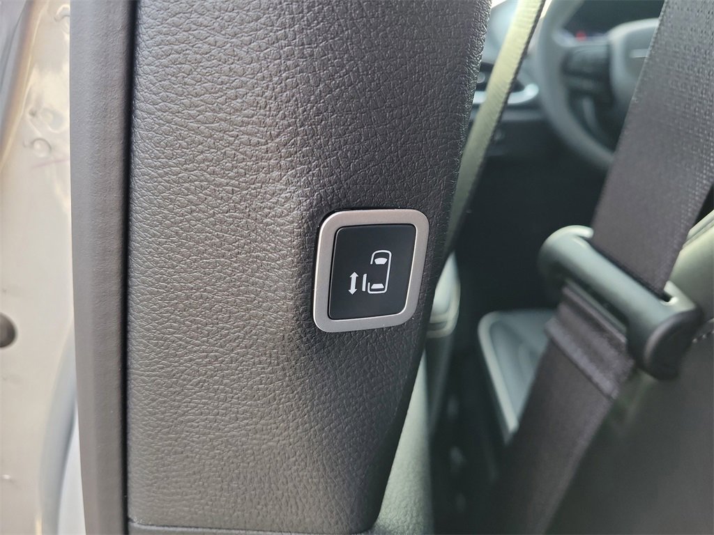 New 2026 Chrysler Pacifica Limited image 17