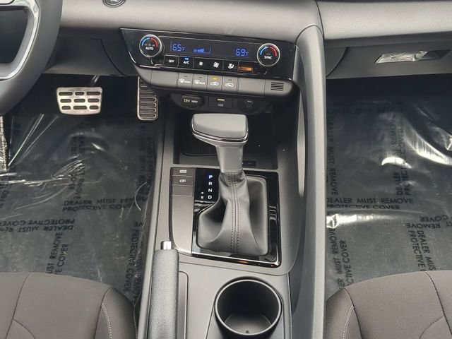 New 2025 Hyundai Elantra Sport FWD image 18