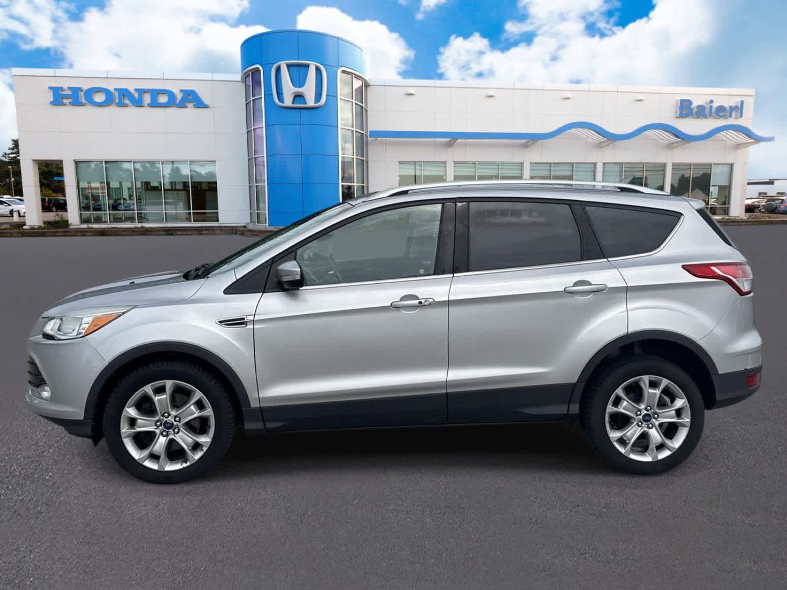 Used 2016 Ford Escape Titanium AWD/4WD image 2