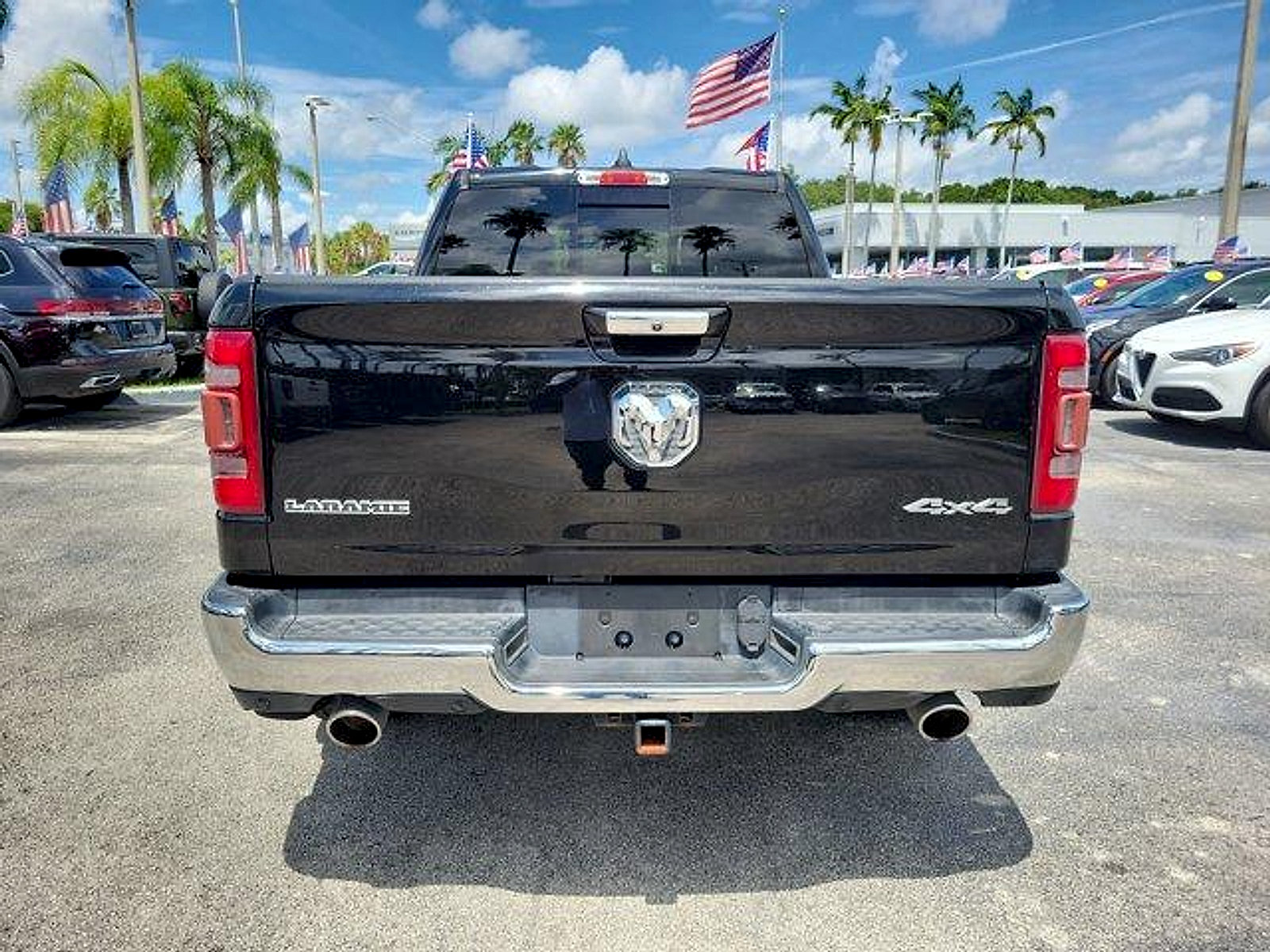 Used 2020 RAM 1500 Laramie AWD/4WD image 6