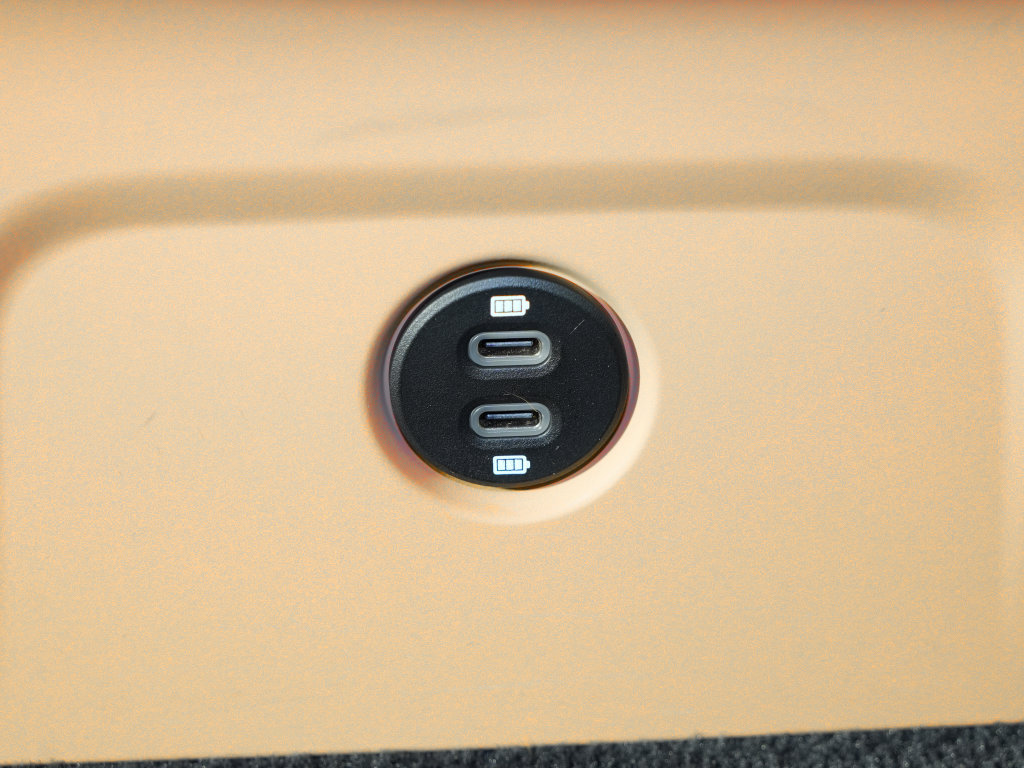 Certified 2023 Porsche Macan S AWD/4WD image 39