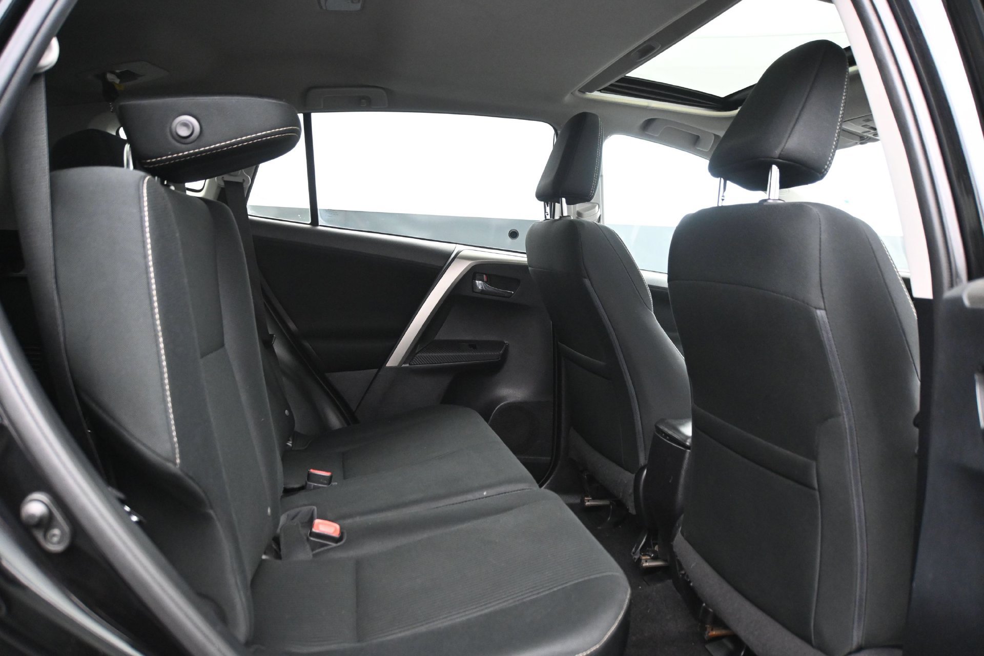 Used 2014 Toyota RAV4 XLE AWD/4WD image 14