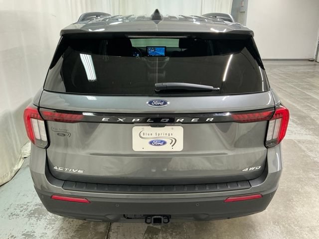 Used 2026 Ford Explorer Active AWD/4WD image 4